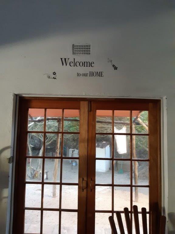 Sea la Vie House 1 Side entrance